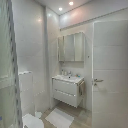 Shining Diamond Apartment *
